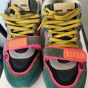 Gucci
Women's Black Ultrapace Leather Sneakers 37+ (7.5) Dirty Look